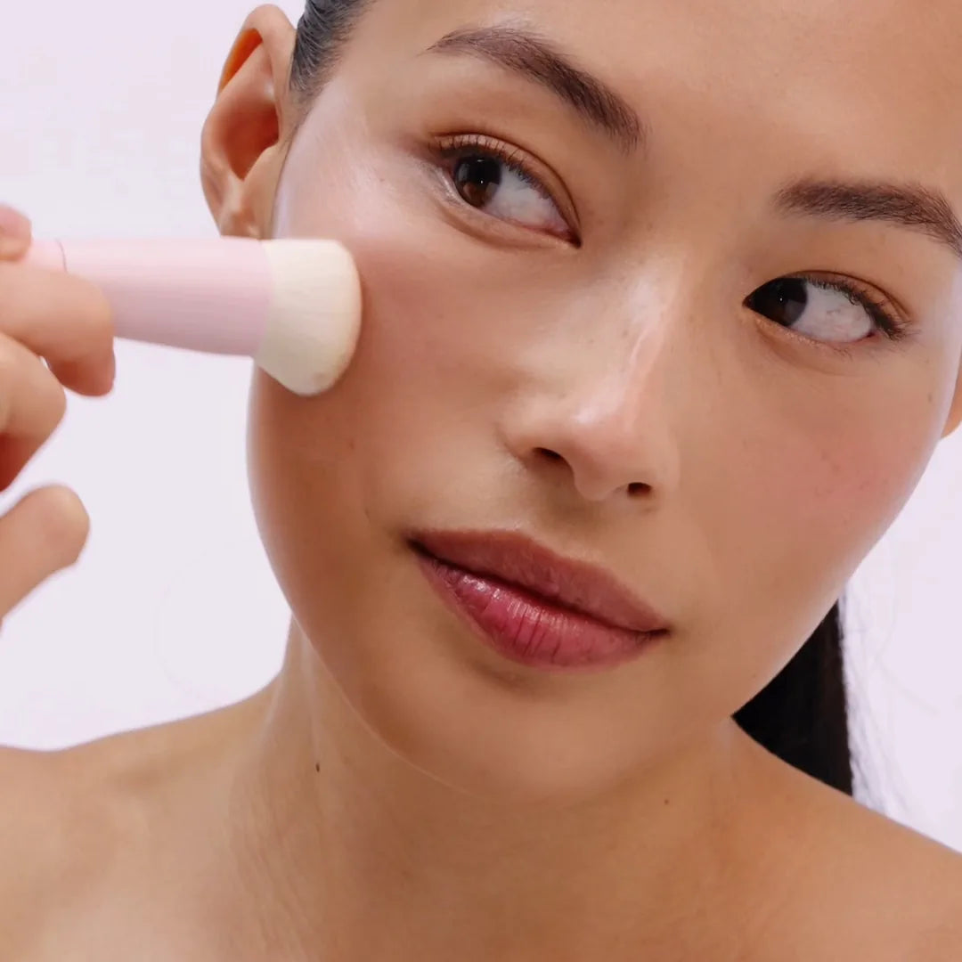 Foundation changing color while being blended outwards